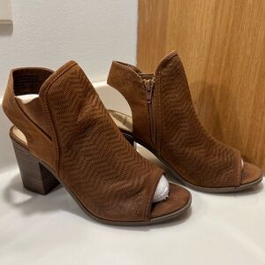 *Make an offer 🙂* Heels